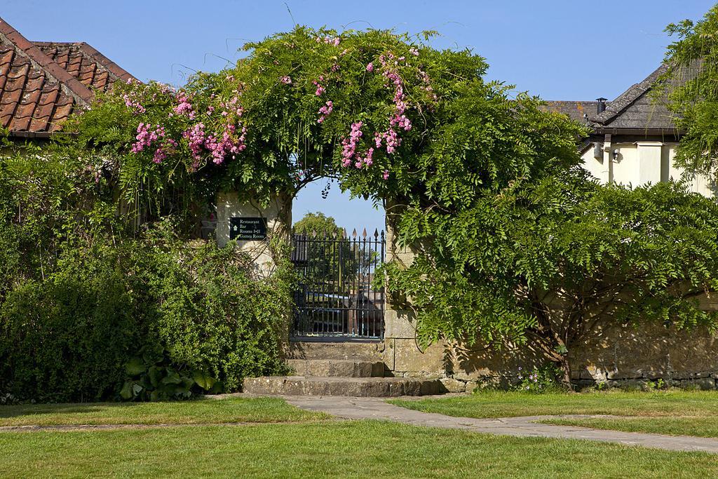 The Moonraker Hotel Bradford-On-Avon Exterior photo